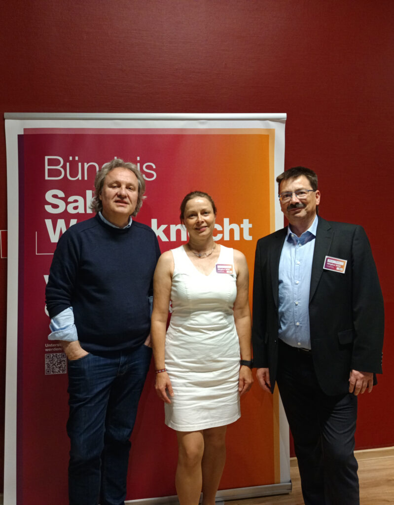 Die drei stellvertretenden Vorsitzenden des Landesverbands Sachsen des BSW:
Hubert Kretschmar (l.)
Kathleen Liebschner (m.) und Thomas Thamm (r.)